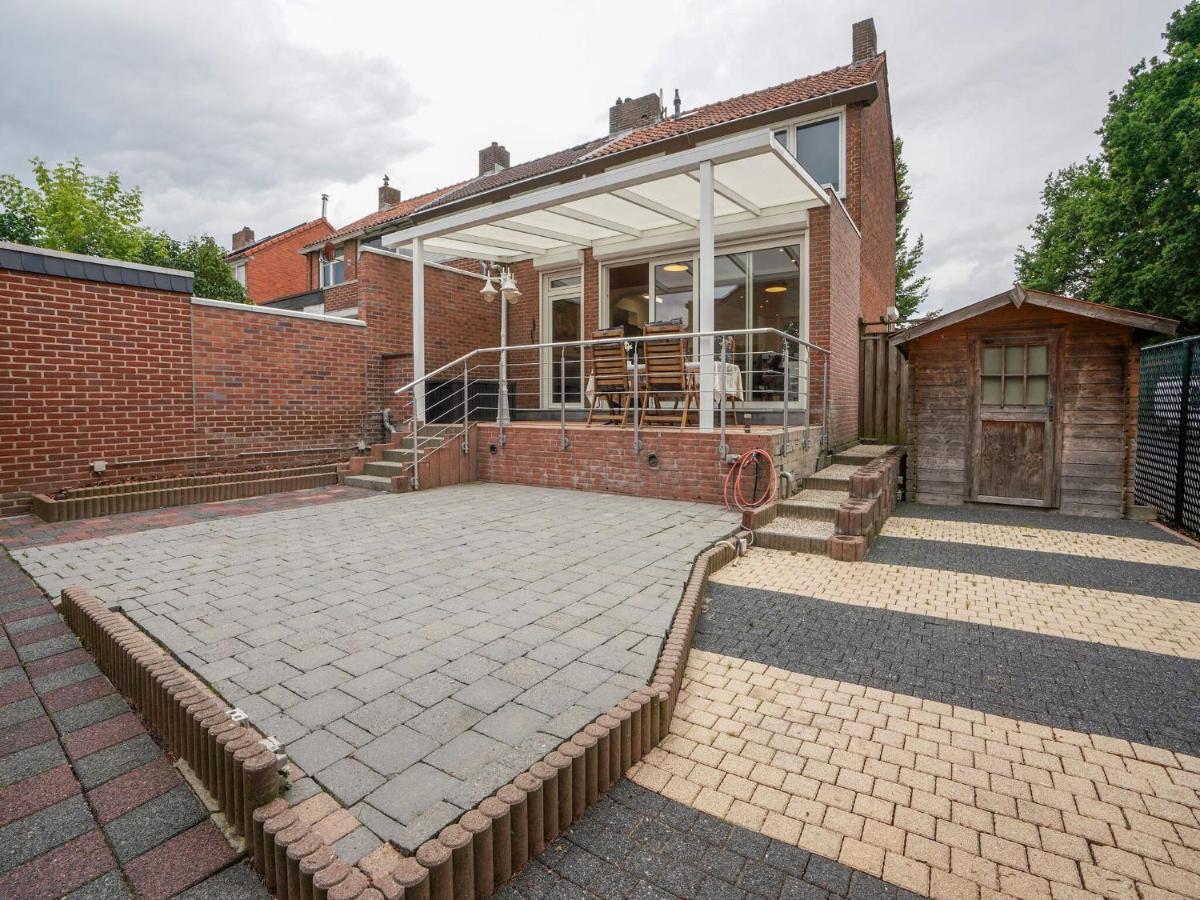 Villa Terraced House In Kerkrade With A Garden Exterior foto
